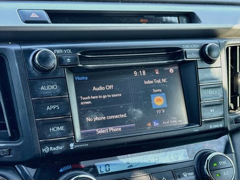 Used 2018 Toyota RAV4 XLE FWD image 13