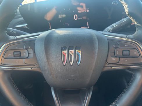 Used 2025 Buick Envista Sport Touring image 25