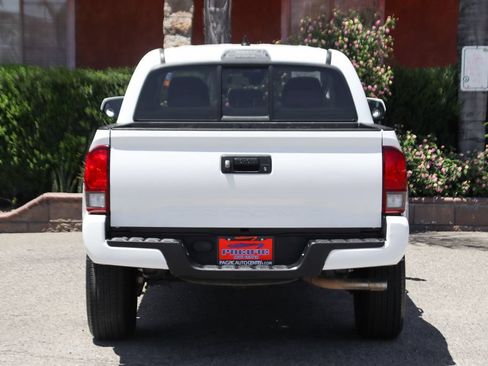 Used 2020 Toyota Tacoma SR w/ SR Convenience Package RWD image 7