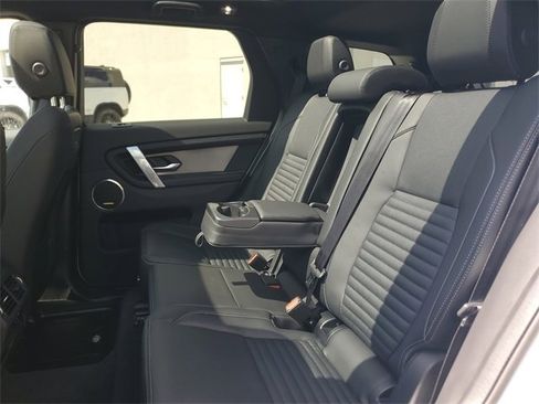Certified 2025 Land Rover Discovery Sport Dynamic SE image 15