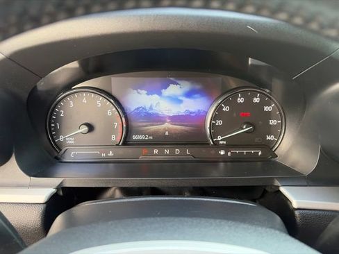 Used 2022 Ford Explorer XLT w/ Equipment Group 202A AWD/4WD image 14