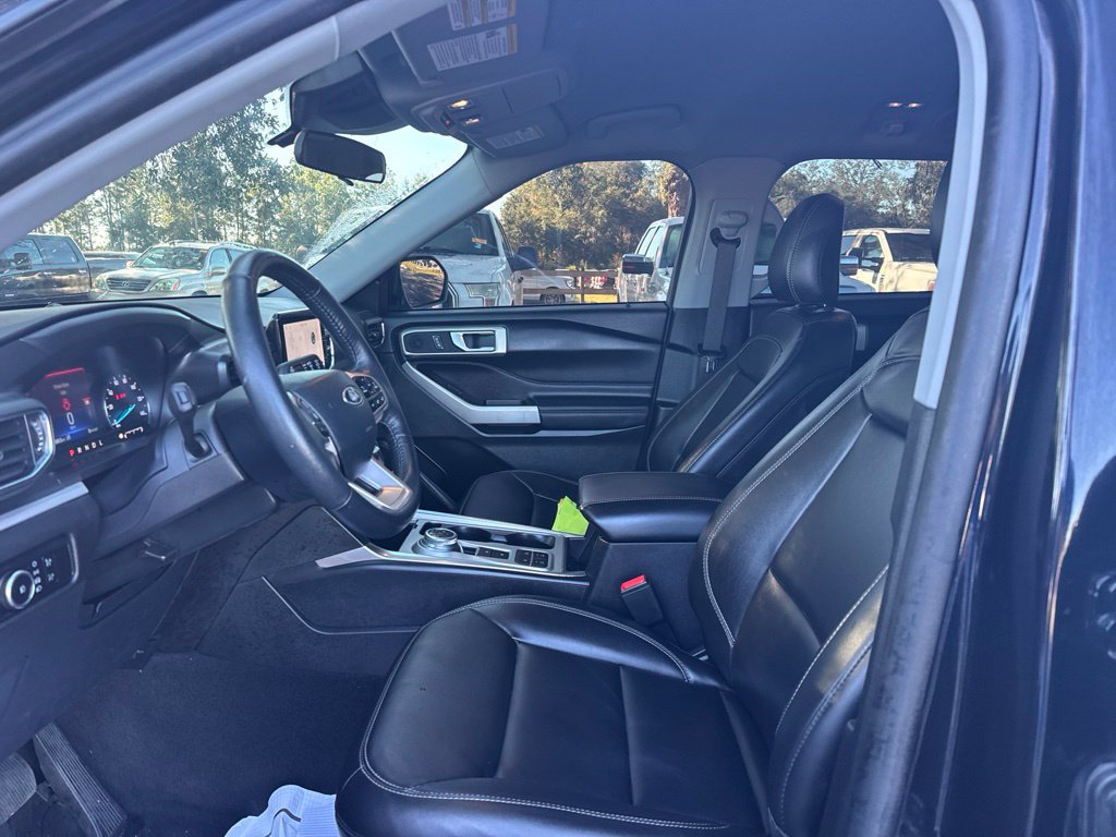 Used 2023 Ford Explorer XLT w/ Equipment Group 202A RWD image 10