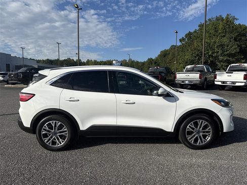 Used 2022 Ford Escape SEL w/ Technology Package image 8