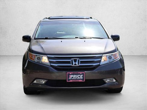 Used 2011 Honda Odyssey Touring Elite image 2