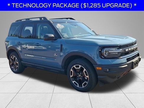 Used 2023 Ford Bronco Sport Outer Banks w/ Tech Package AWD/4WD image 3