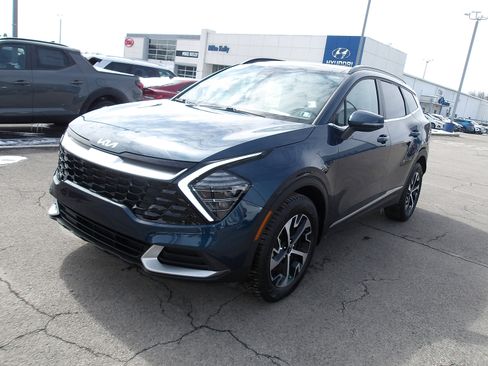 Used 2024 Kia Sportage EX w/ EX Premium Package image 3