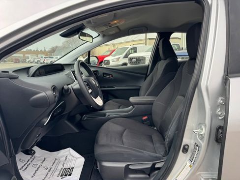Used 2018 Toyota Prius Two w/ Prius Two Safety Plus Package image 17