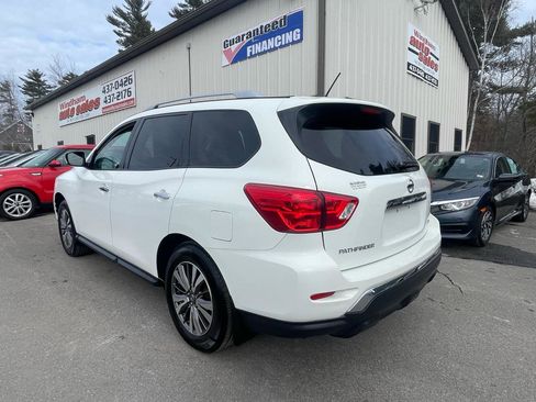 Used 2017 Nissan Pathfinder S image 6
