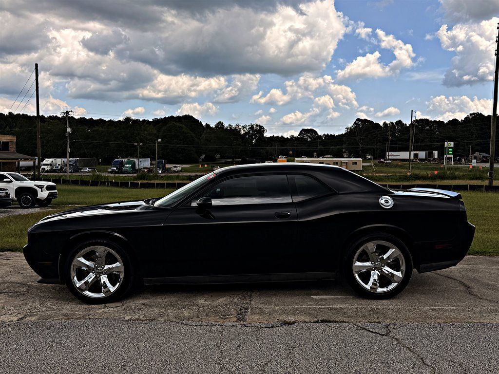 Used 2014 Dodge Challenger R/T RWD image 8