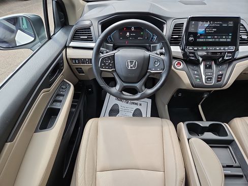 Used 2023 Honda Odyssey EX-L image 11