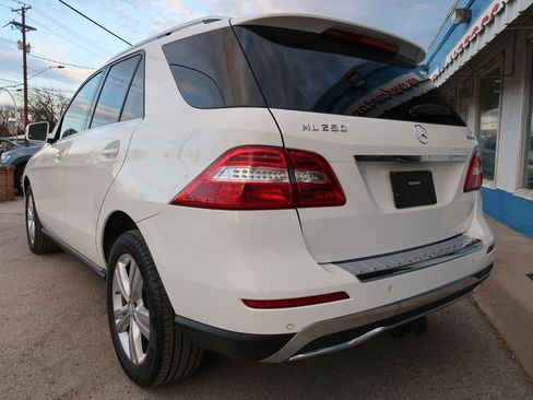 Used 2015 Mercedes-Benz ML 250 BlueTEC 4MATIC w/ Premium 1 Package image 7