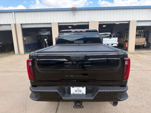 Used 2024 GMC Sierra 2500 Denali w/ Denali Reserve Package AWD/4WD image 4