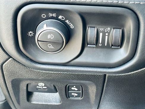 Used 2019 RAM 1500 Limited w/ Advanced Safety Group AWD/4WD image 10