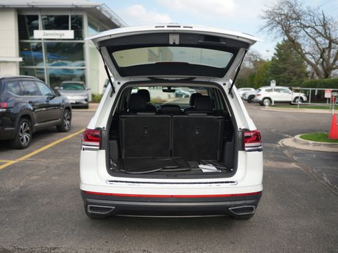 Certified 2022 Volkswagen Atlas SE image 7