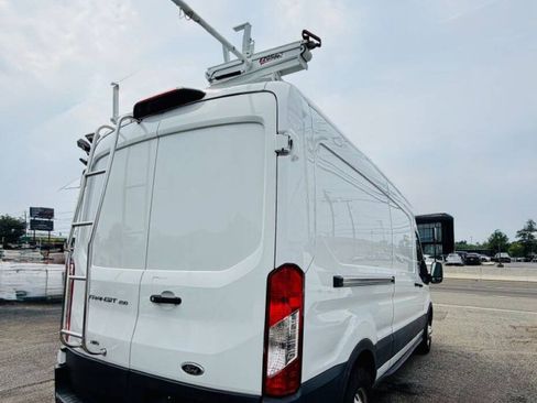 Used 2023 Ford Transit 250 Medium Roof AWD w/ Load Area Protection Package image 9