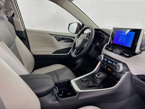 Used 2023 Toyota RAV4 XLE Premium AWD/4WD image 36