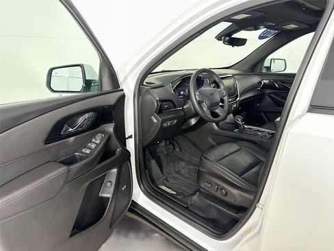 Used 2023 Chevrolet Traverse RS w/ LPO, Floor Liner Package image 3