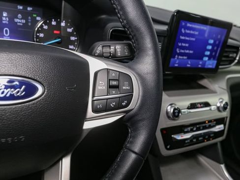 Used 2023 Ford Explorer XLT w/ Equipment Group 202A AWD/4WD image 32