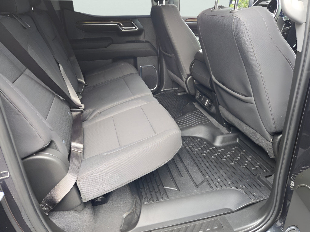 Certified 2024 Chevrolet Silverado 1500 LT AWD/4WD image 19