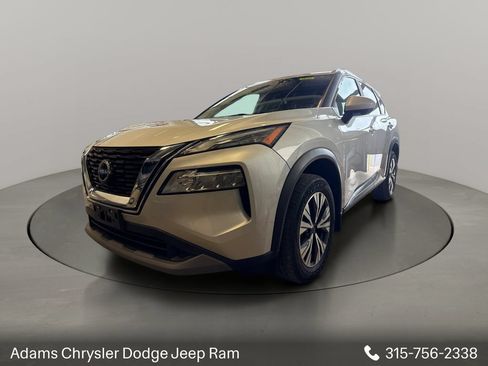 Used 2023 Nissan Rogue SV w/ SV Premium B Package AWD/4WD image 3