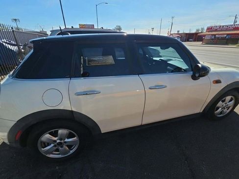 Used 2015 MINI Cooper 4-Door Hardtop image 4