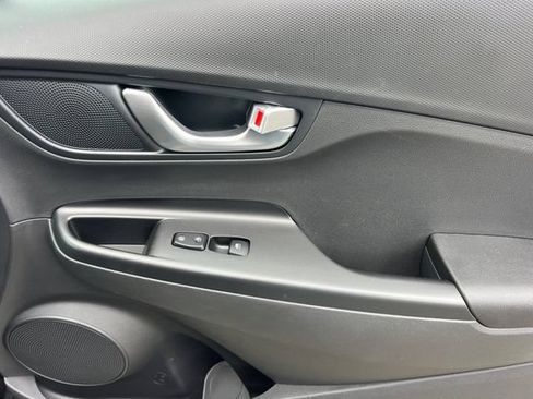 Used 2023 Hyundai Kona SE FWD image 22