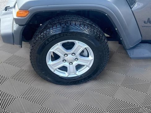 Used 2023 Jeep Wrangler Unlimited Sport AWD/4WD image 35
