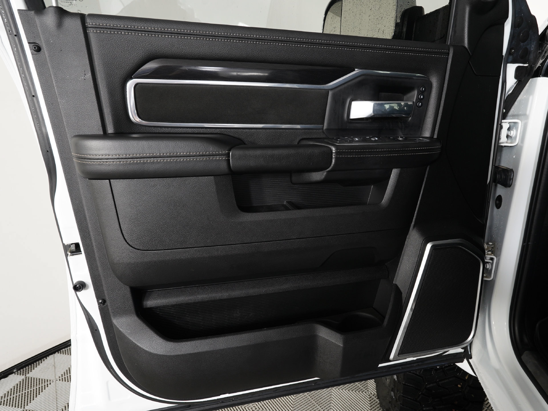 Used 2022 RAM 2500 Laramie AWD/4WD image 15