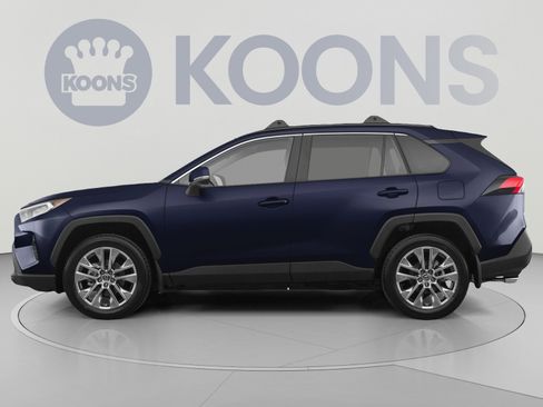 Used 2021 Toyota RAV4 XLE w/ Convenience Package AWD/4WD image 2