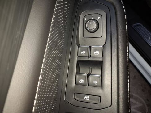 New 2026 Volkswagen Atlas Cross Sport SE AWD/4WD image 12