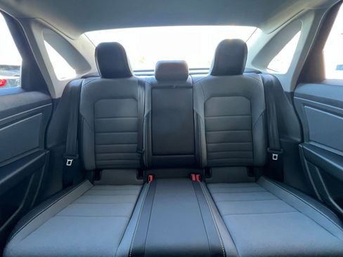 Used 2025 Volkswagen Jetta SE image 37