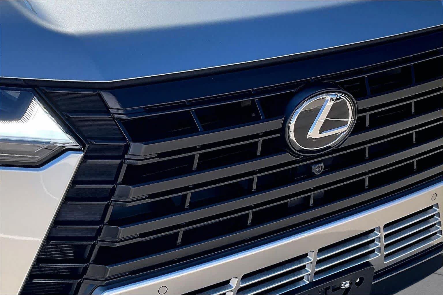 Certified 2026 Lexus GX 550 w/ Cold Area Package AWD/4WD image 29