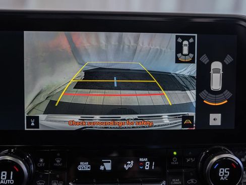 Used 2023 Toyota Highlander Limited image 44