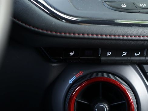 Used 2025 Chevrolet Blazer RS FWD image 17