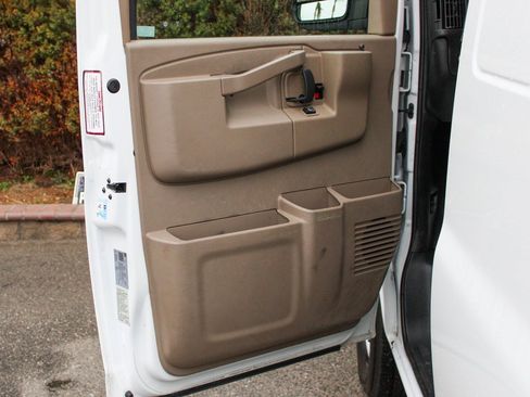 Used 2020 Chevrolet Express 3500 w/ Driver Convenience Package image 14