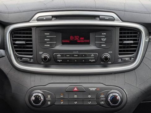 Used 2016 Kia Sorento L FWD image 21