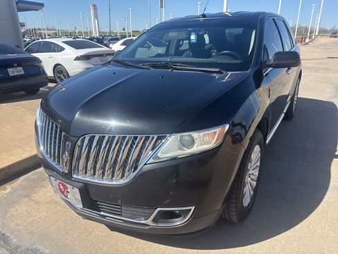 Used 2013 Lincoln MKX Base image 3