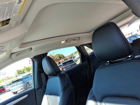 Used 2025 Ford Escape SE w/ PHEV Premium Package image 5