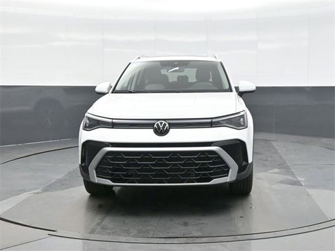 New 2026 Volkswagen Taos SEL image 2