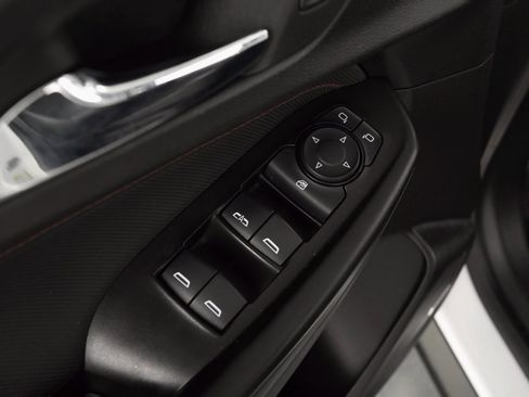 Used 2021 Chevrolet TrailBlazer RS w/ Technology Package image 17