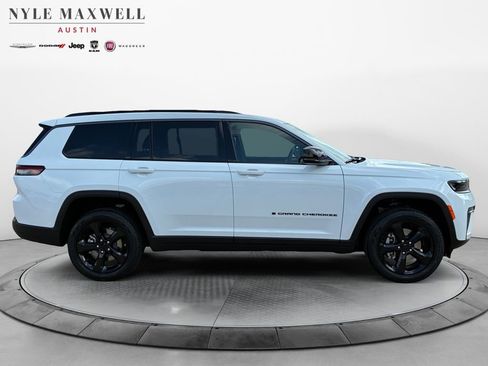 New 2026 Jeep Grand Cherokee L Limited AWD/4WD image 17