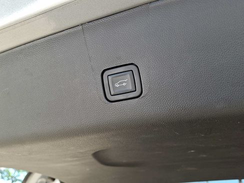 Used 2023 Chevrolet Traverse LT w/ LPO, Floor Liner Package AWD/4WD image 28