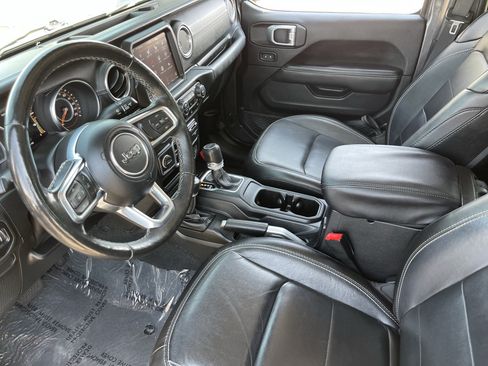 Used 2020 Jeep Gladiator Overland AWD/4WD image 18