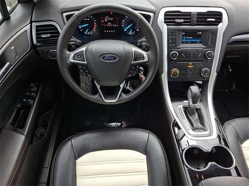 Used 2015 Ford Fusion SE w/ Equipment Group 201A image 12