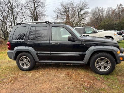 Used 2005 Jeep Liberty Renegade image 24