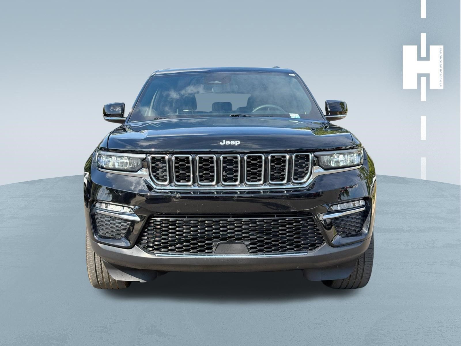 Used 2024 Jeep Grand Cherokee Limited AWD/4WD image 3