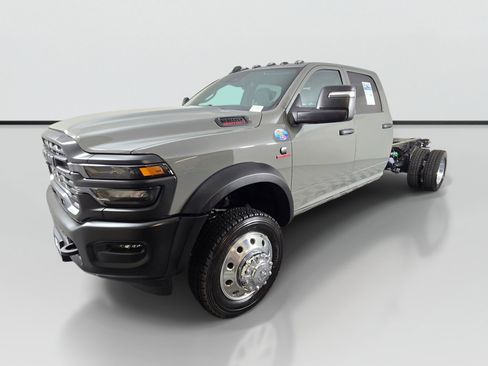 New 2026 RAM 5500 Tradesman w/ Safety Group AWD/4WD image 9