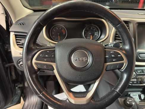 Used 2016 Jeep Cherokee Limited AWD/4WD image 19