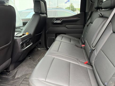 Used 2024 GMC Sierra 1500 SLT w/ SLT Premium Plus Package AWD/4WD image 4