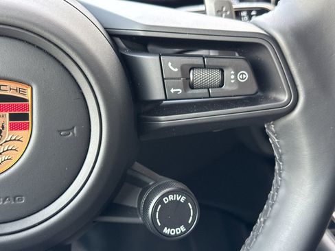 Certified 2025 Porsche Cayenne image 30